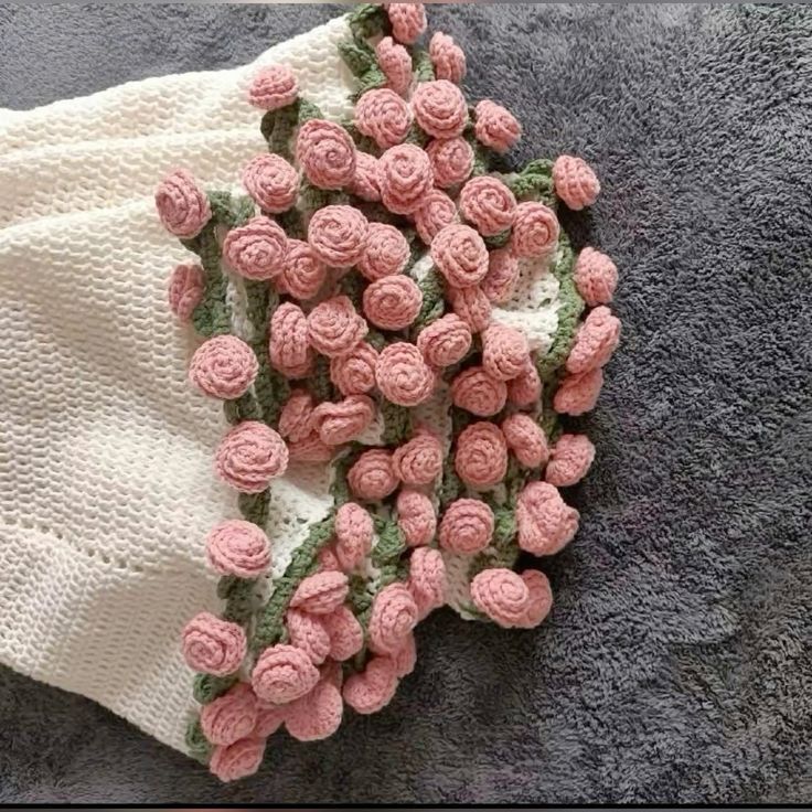 Soft Rose/Sunflower Bouquet Blanket (Premium Wool Yarn)