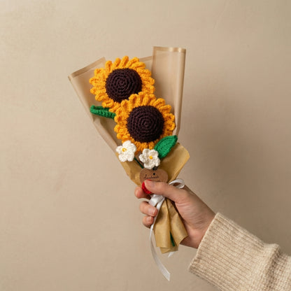 Sunflowers bouquet with forget me not