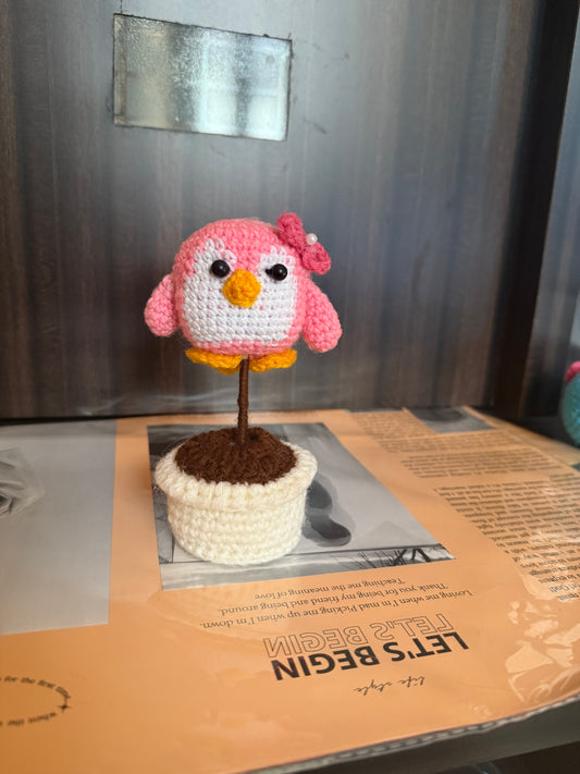 Mini penguin pot