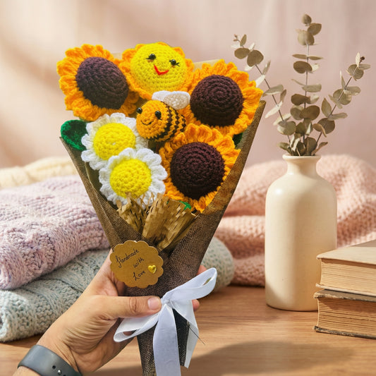 Sunflower bouquet with jute packing
