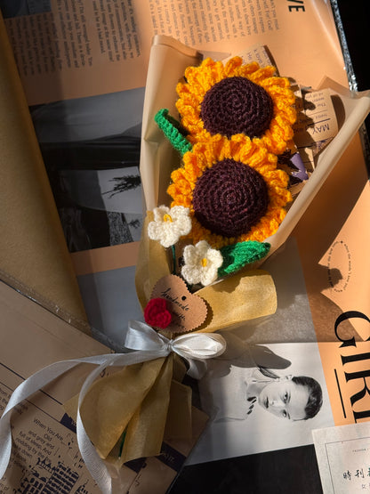 Sunflowers bouquet with forget me not