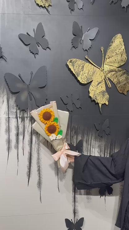 Sunflowers bouquet with forget me not